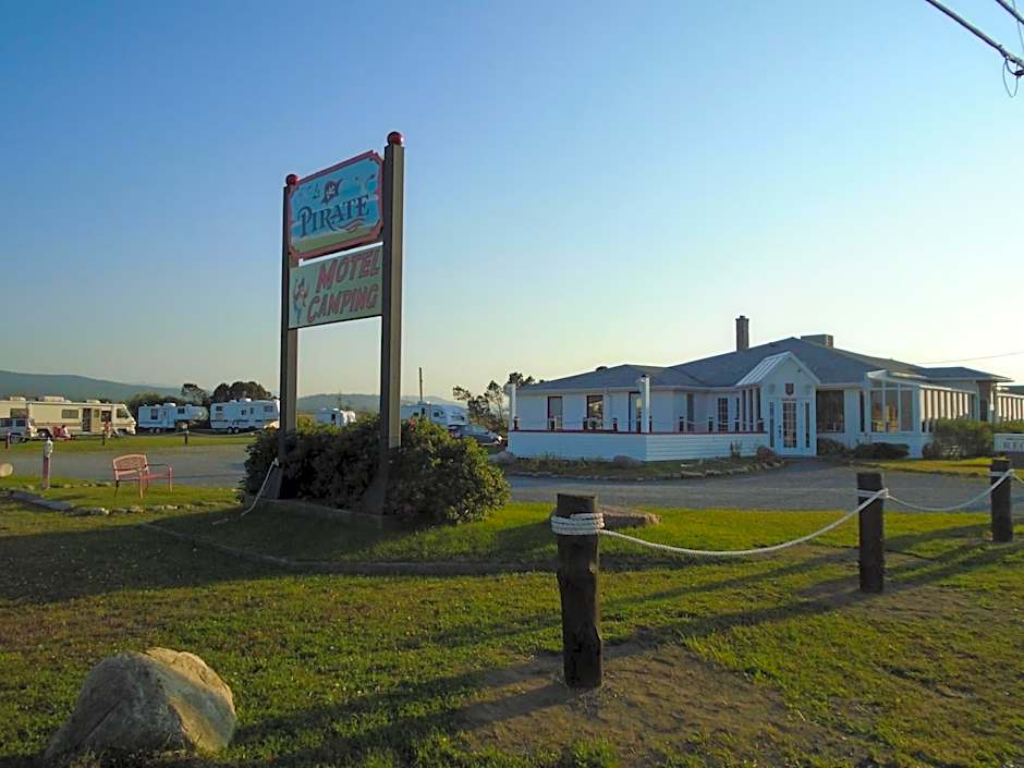 Le Pirate Motel et Camping