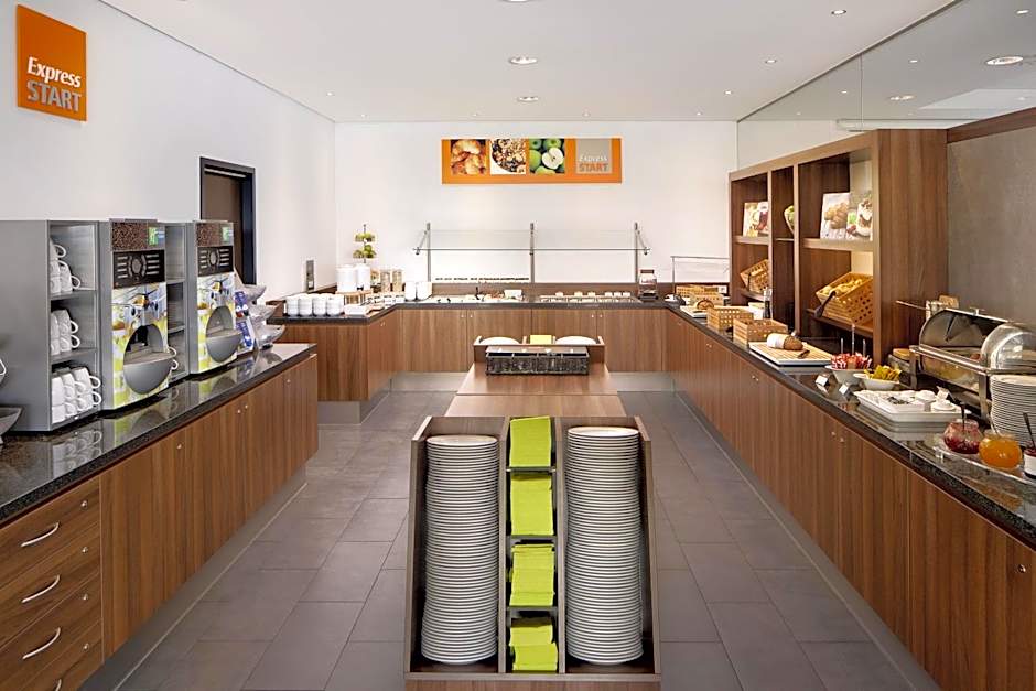 Holiday Inn Express Bremen Airport By IHG