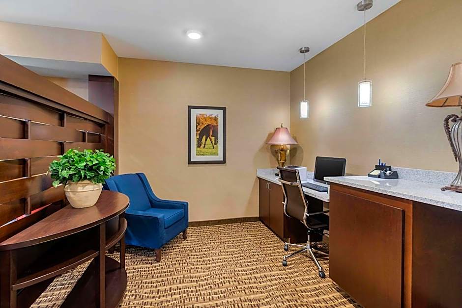 Comfort Inn & Suites Northern Kentucky