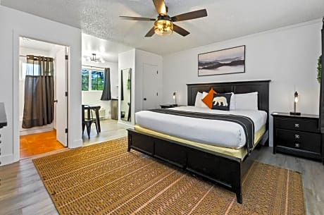 Deluxe King Room