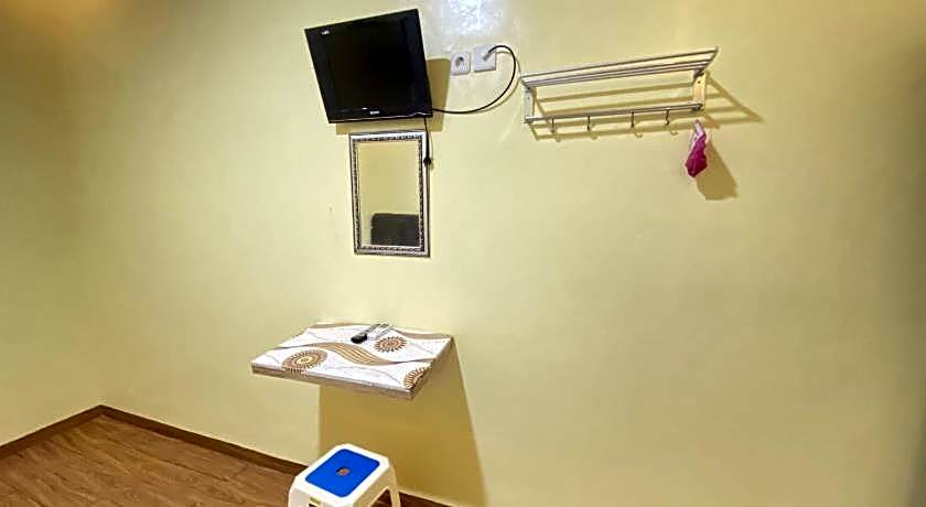 Homestay RN near Taman Bambu Runcing Polewali Mitra RedDoorz