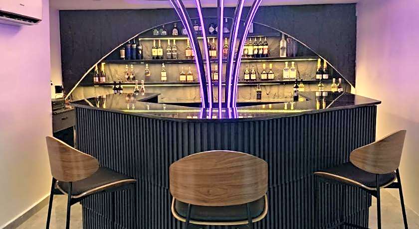 Blackwood Hotel