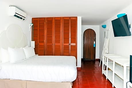 Double Room Standard with Pool View