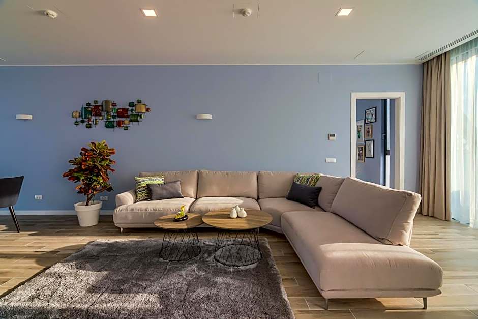 Nyota Hotel & Conference Center