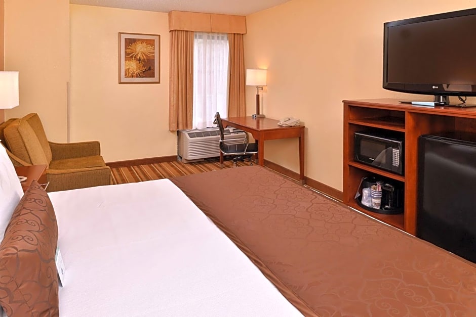 Best Western Plus Richmond Airport Hotel