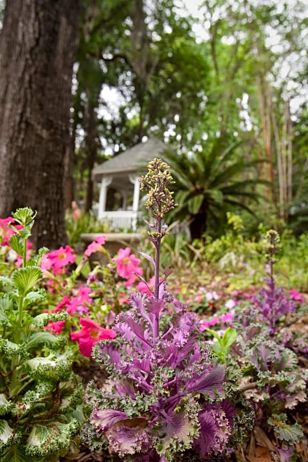 Sweetwater Branch Inn Bed And Breakfast
