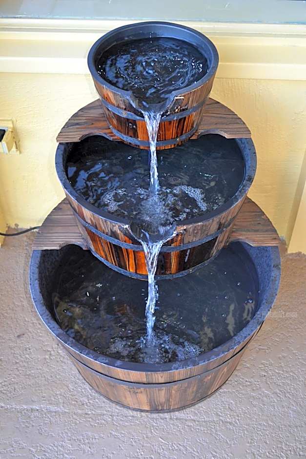 Days Inn & Suites by Wyndham Lodi