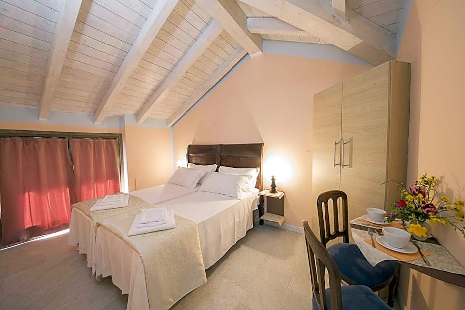 Foto 1 von 5 von Single Room with Private Bathroom