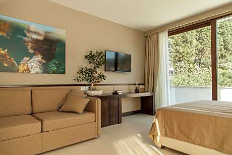 Deluxe Double Room with Garden View