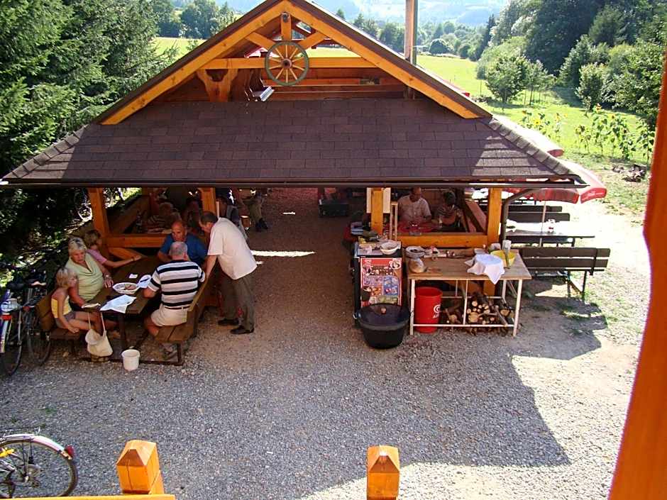 Rekreačná chata pod Jedľovinou, Varín