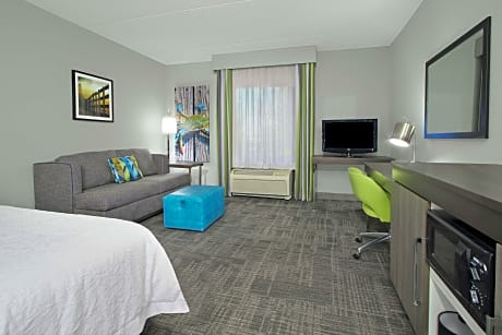 1 King Bed Study With Sofabed Nonsmoking