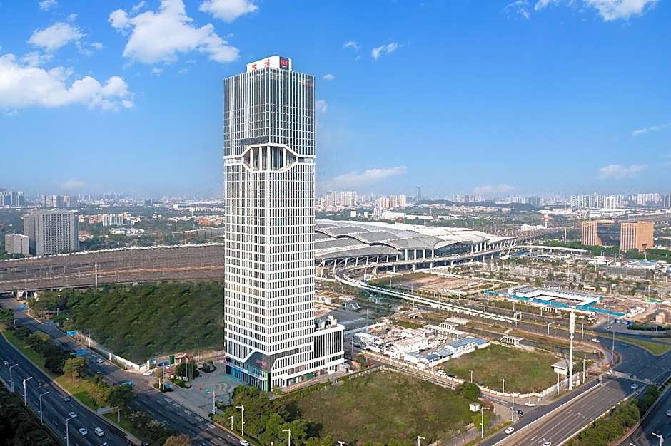 Radisson RED Guangzhou South Railway Station