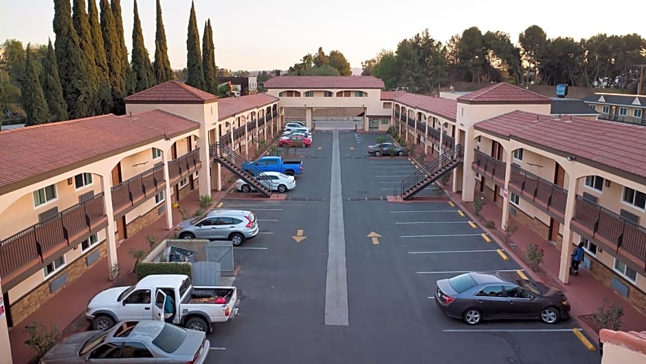 Travelodge Inn & Suites by Wyndham West Covina