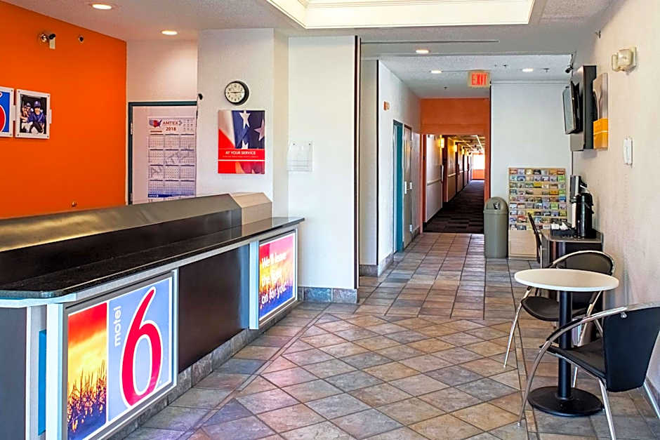 Motel 6-Seymour, IN - North