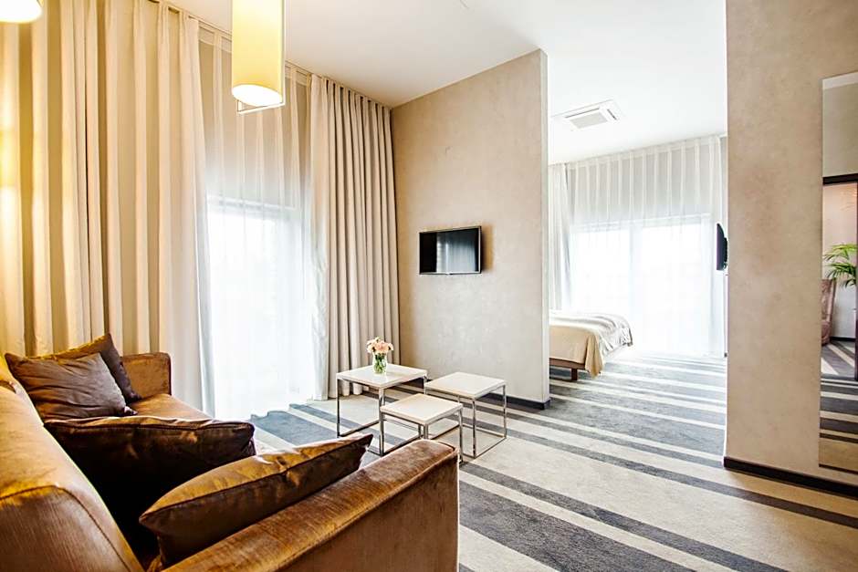 Photo 1 of 7 of Junior Suite