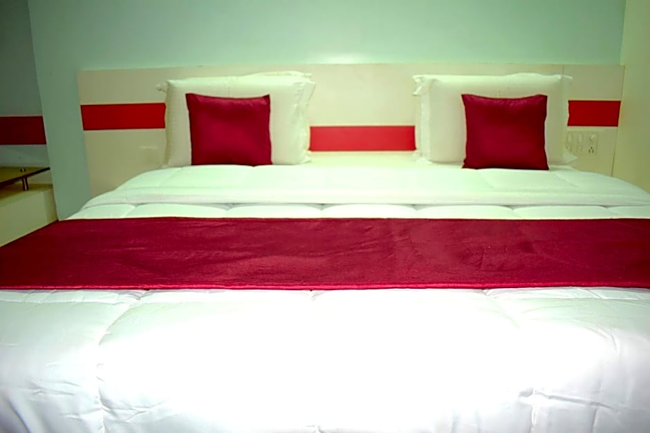 Hotel Ashapura Palace