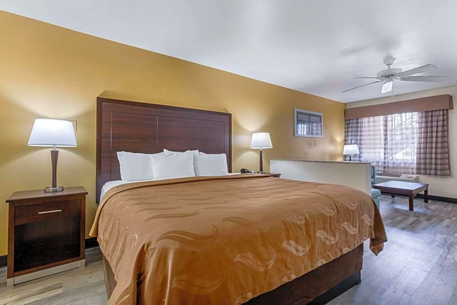 Quality Inn & Suites near Downtown Mesa