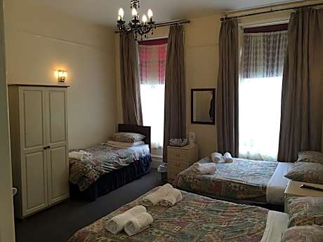 Triple Room with Private Bathroom