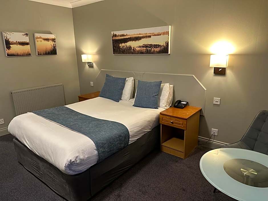 The Essex Golf & Country Club Hotel