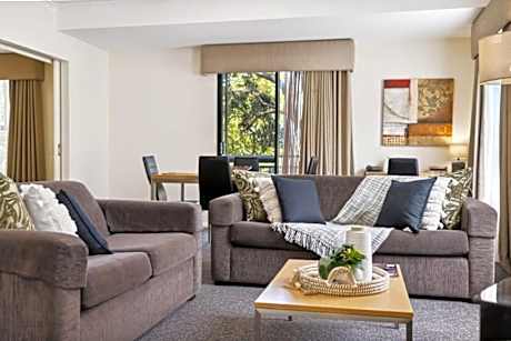 Northbridge Exclusive Guest Nest