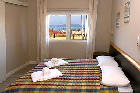 Quadruple Room with Lake View