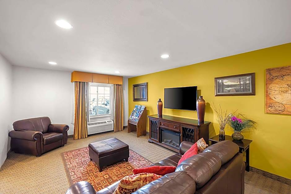 Days Inn & Suites by Wyndham Rochester South