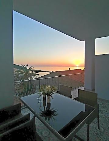 DOMUS con vista mare - JR02