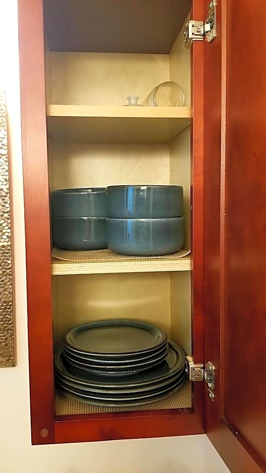 DOWNTOWN HAWAIIAN PARADISE CONDO with Hot Tub, Pool & Beach - Kona Islander Inn