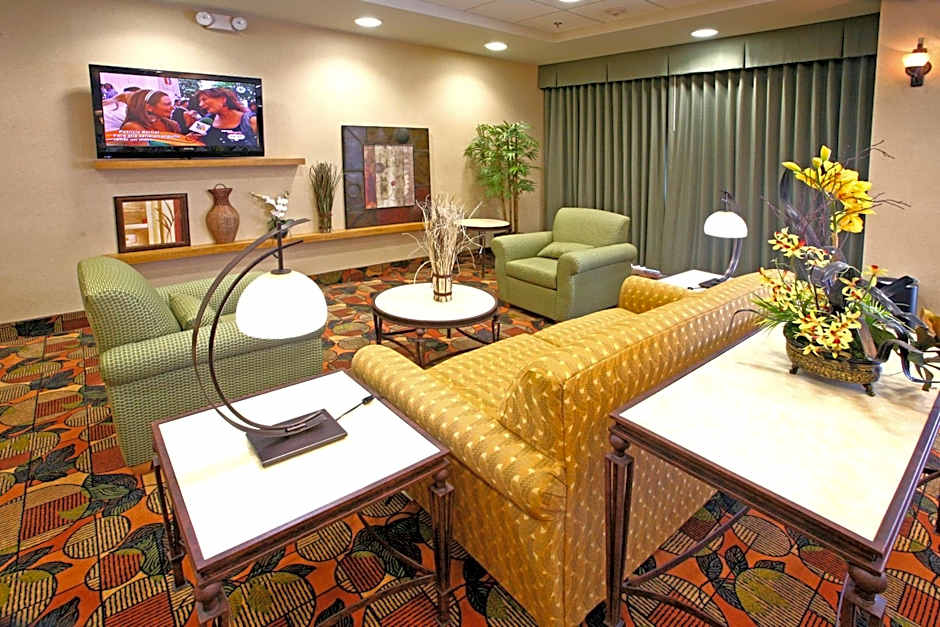 Holiday Inn Express Saltillo Zona Aeropuerto By IHG