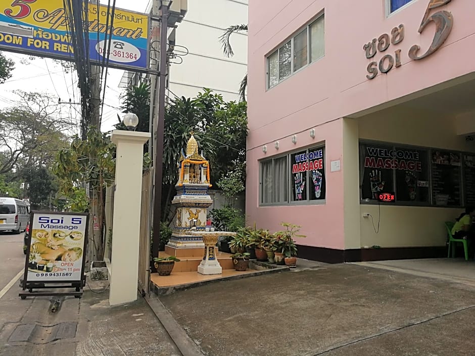 Soi 5 Apartment