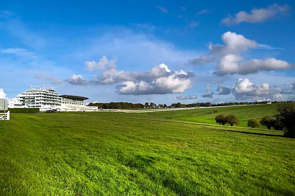Holiday Inn Express London - Epsom Downs By IHG
