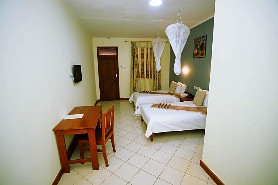 Keys Hotel Mbokomu
