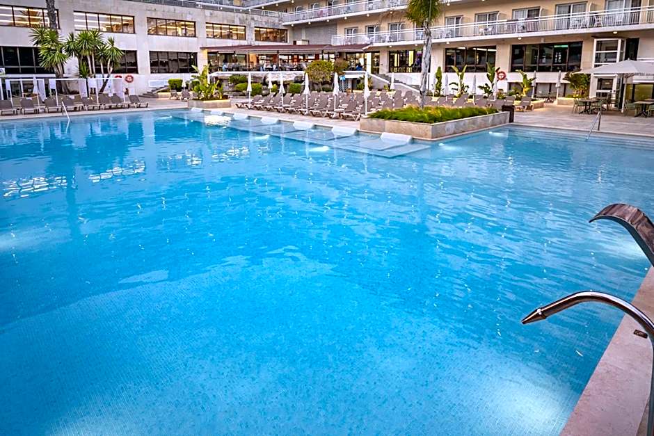 GHT Oasis Park & Spa