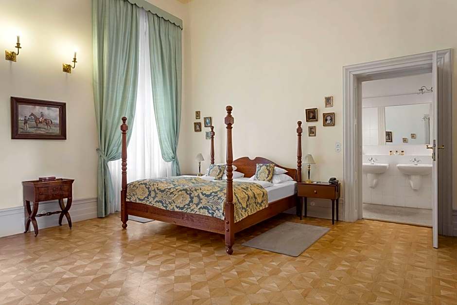 Károlyi Kastély Hotel & Restaurant