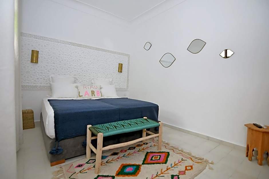 Riad Larbi Khalis