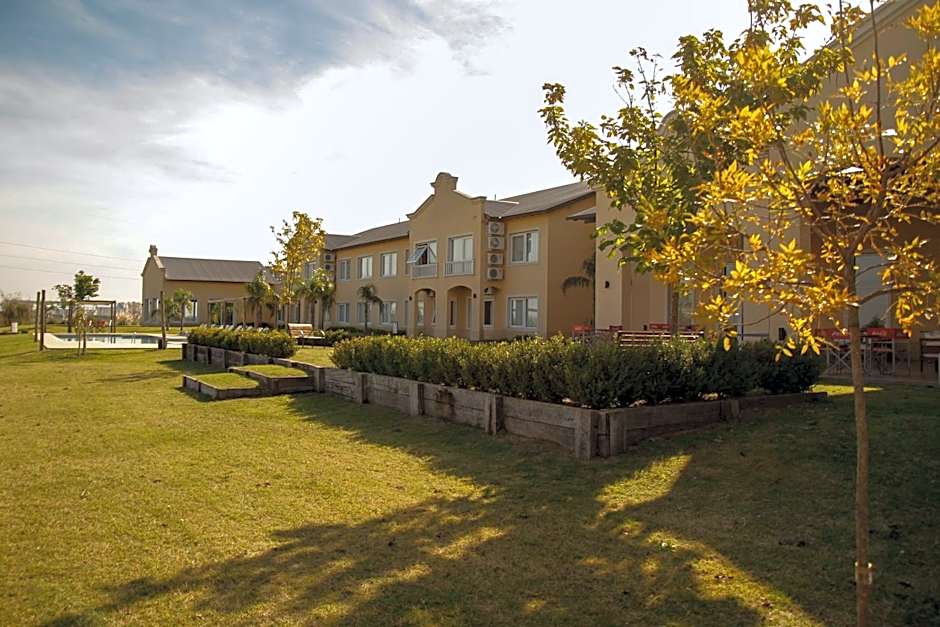 Hotel Howard Johnson Trenque Lauquen