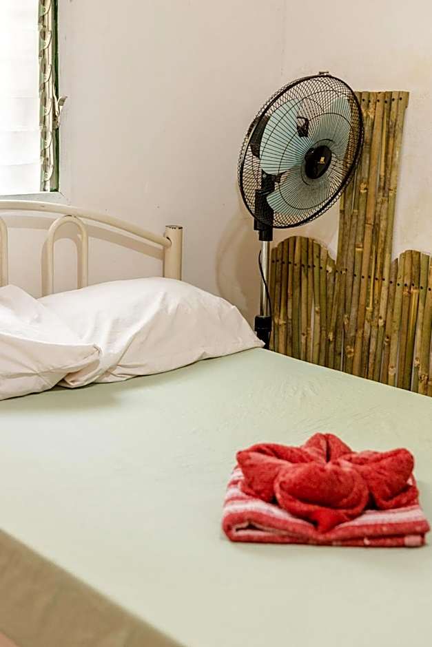 Puerto Galera Hostel
