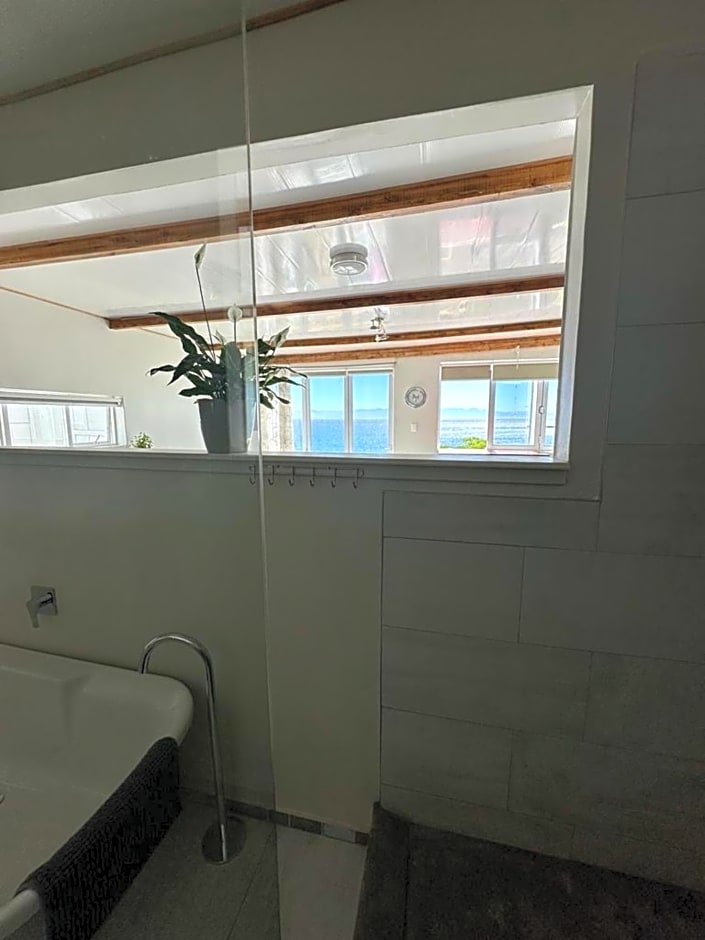 Blue Bay Studio Bayview