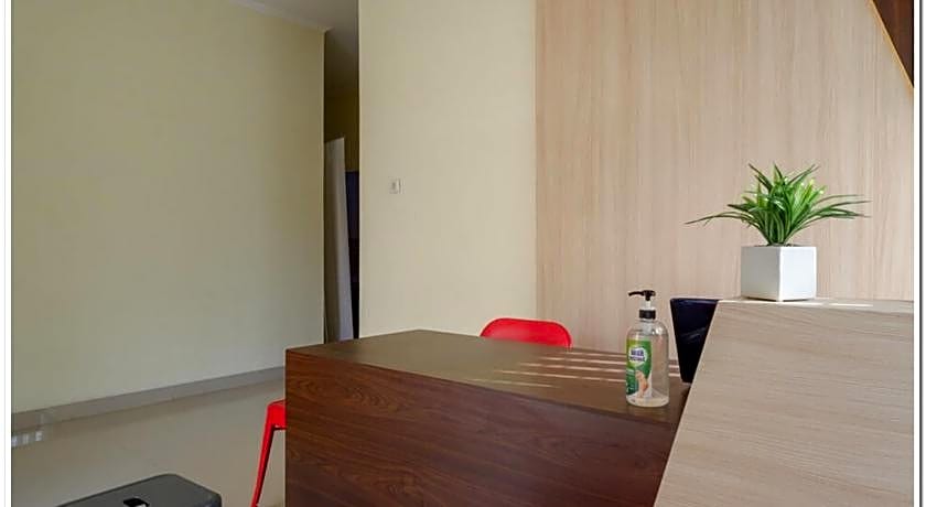 RedDoorz near Gejayan 3