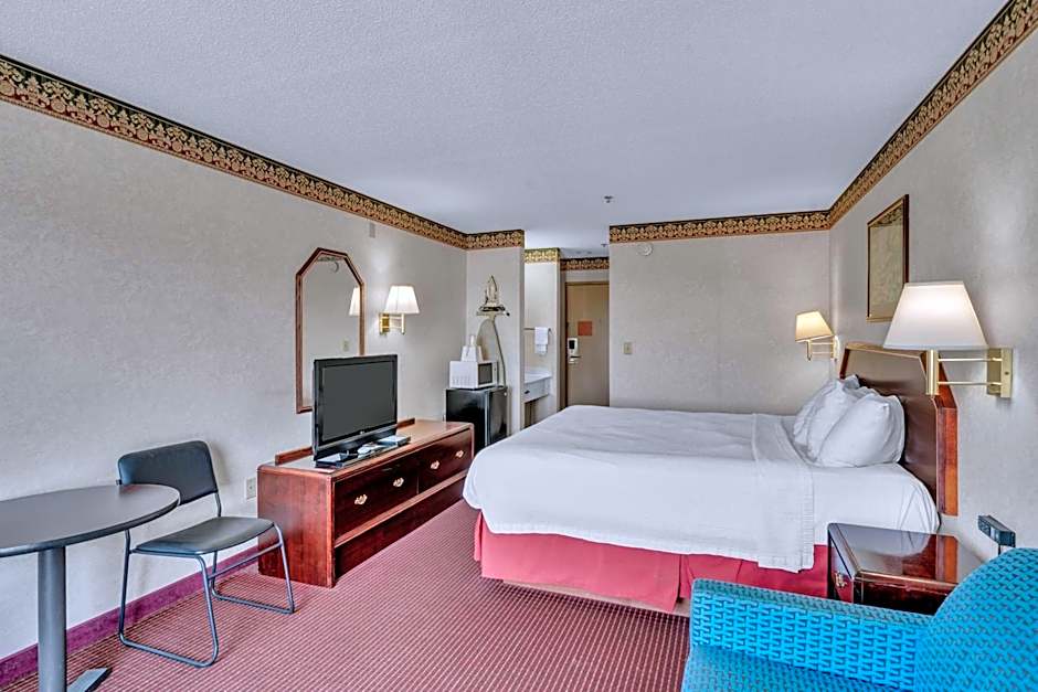 Gray Inn & Suites