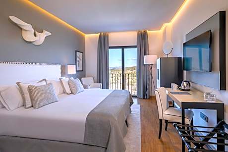 Deluxe Double Room with Balcony - mountain view (2 adults)