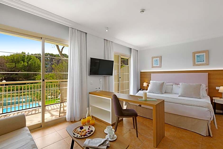 VIVA Suites & Spa Adults Only 16+