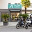 Ascona Lodge, Pool & Garden Retreat