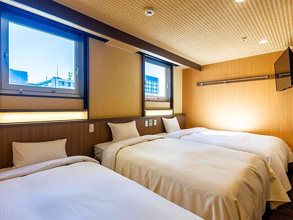 Photo 1 of 4 of Deluxe Triple Room - Non-Smoking