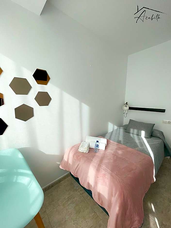 Photo 1 of 5 of Single Room