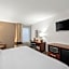 Comfort Inn & Suites Cincinnati Eastgate