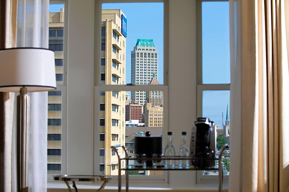 Ambassador Hotel Tulsa, Autograph Collection by Marriott