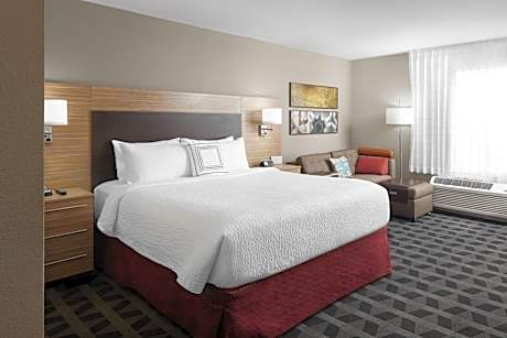 King Studio with Sofa Bed