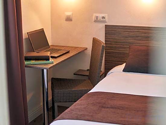 Ashley Hotel