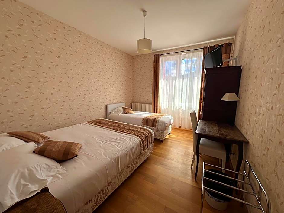 Hôtel Restaurant Le Grillon